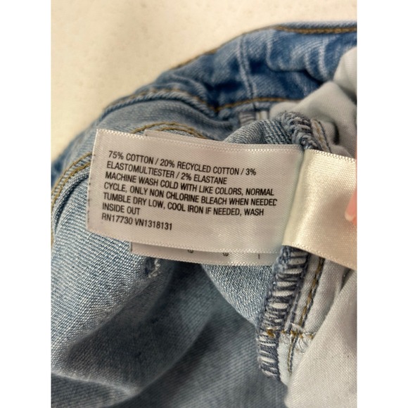 Universal Thread Womens High Rise 90s Slim Distressed Light Wash Jeans Size 17/R - Picture 7 of 8